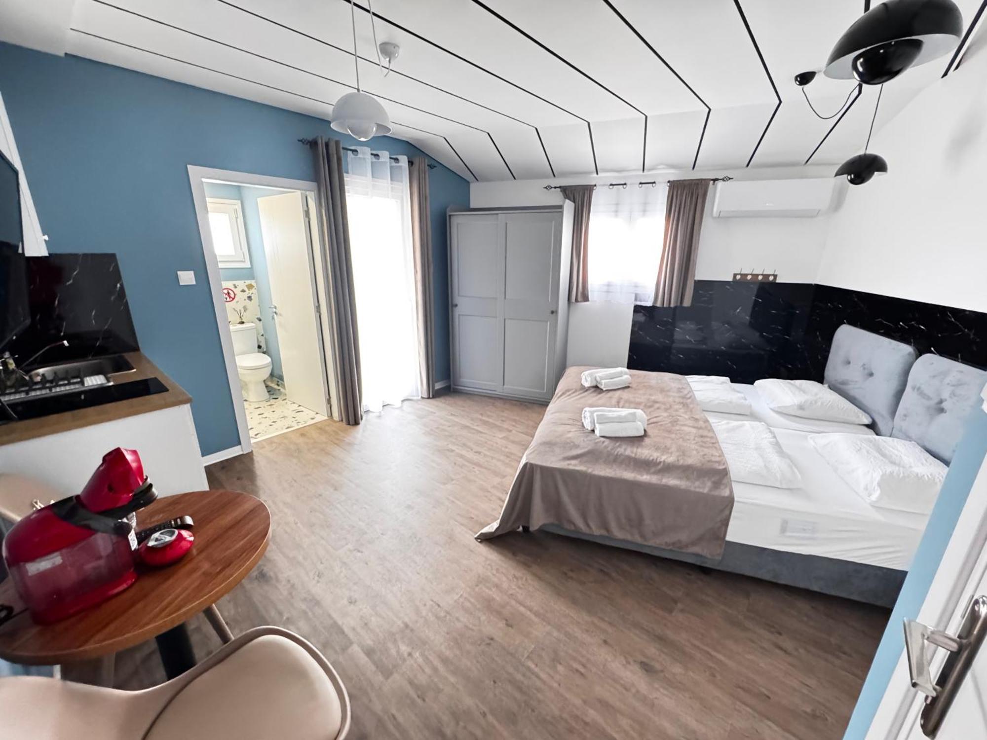 Apartment Modern Nr12 Private Kitchenette, Bathroom, Balcony Limassol