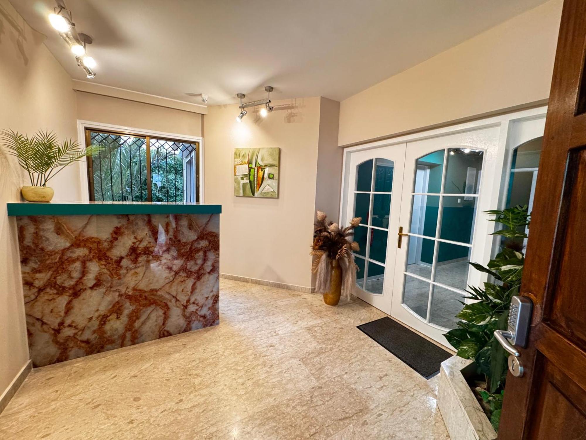 Modern Nr12 Private Kitchenette, Bathroom, Balcony